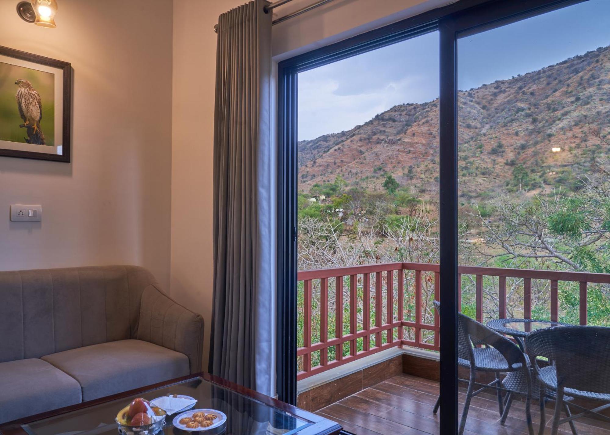 The Hunting Lodge Resort Udaipur - Villas & Pool Dabok Kültér fotó