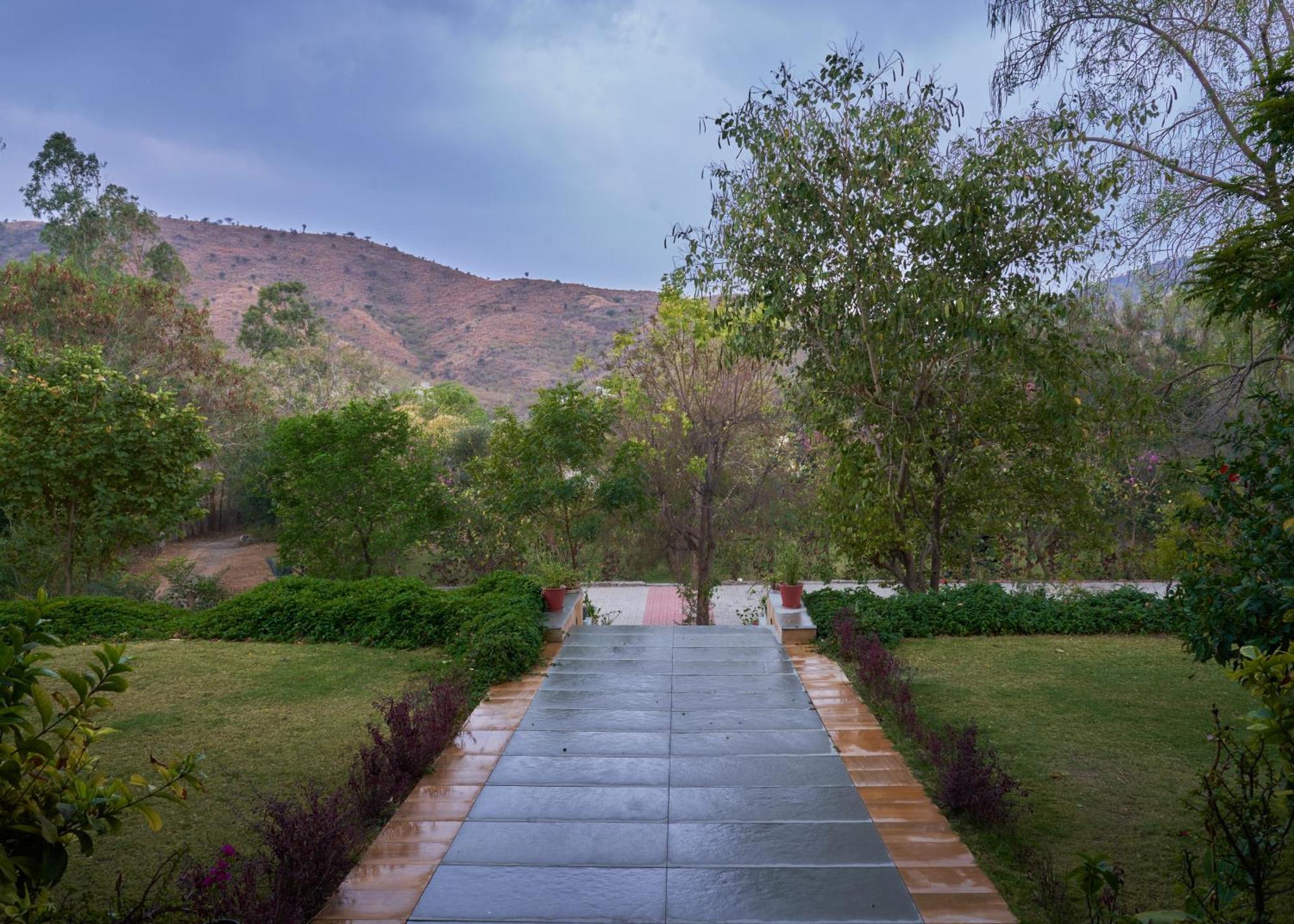 The Hunting Lodge Resort Udaipur - Villas & Pool Dabok Kültér fotó