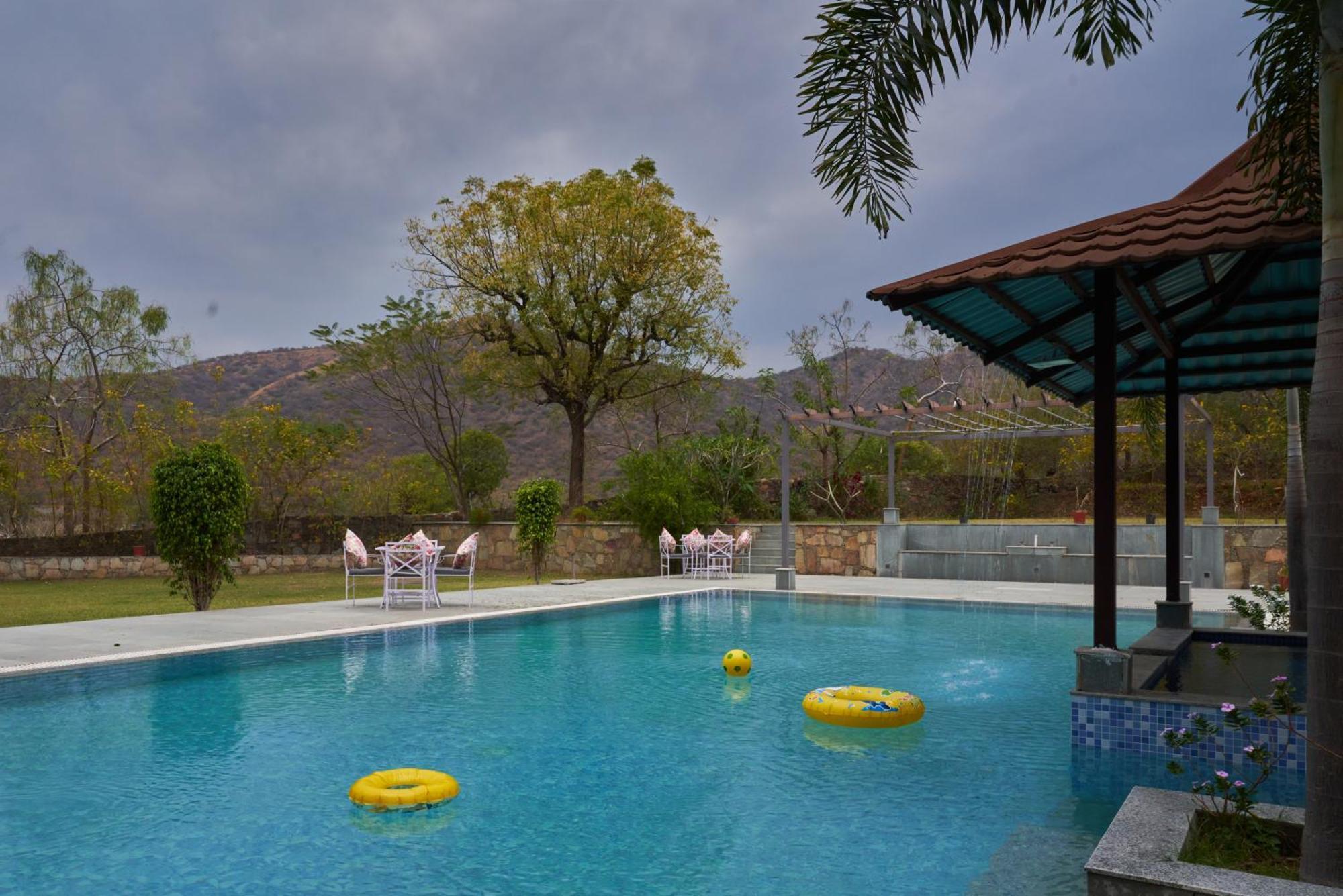 The Hunting Lodge Resort Udaipur - Villas & Pool Dabok Kültér fotó